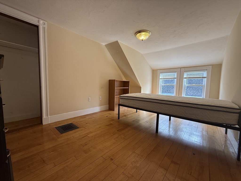 4 bed, 1 bath apartment for rent at 33 Rich Unit 1, Waltham — photo 15 of 21