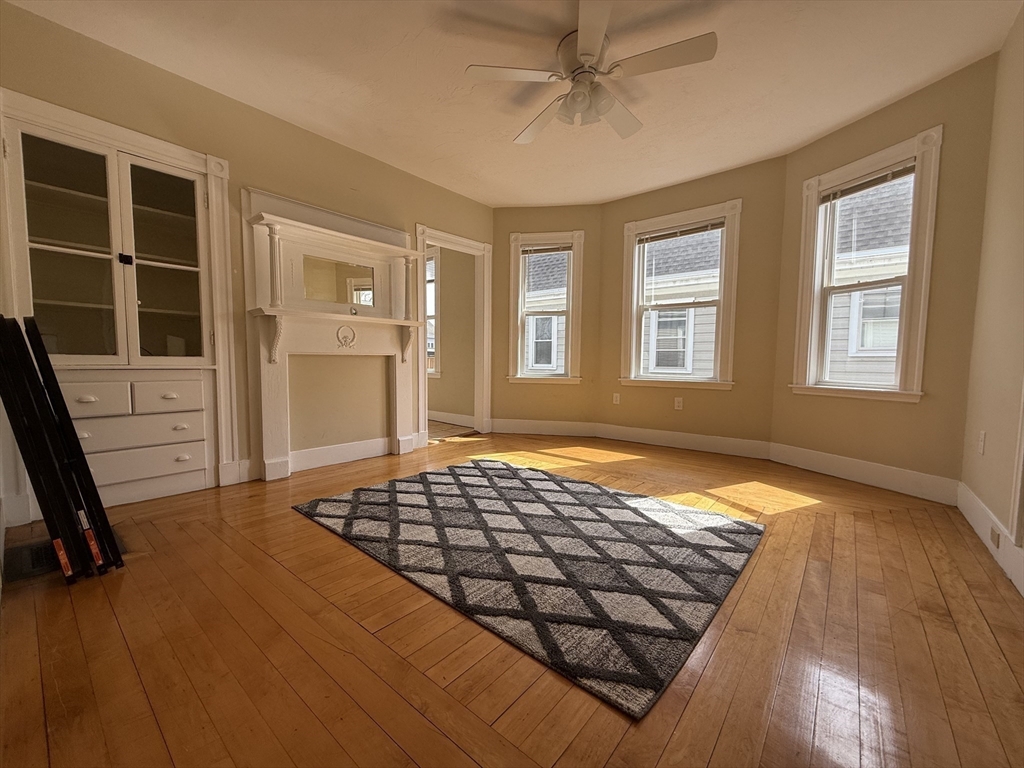 4 bed, 1 bath apartment for rent at 33 Rich Unit 1, Waltham — photo 5 of 21
