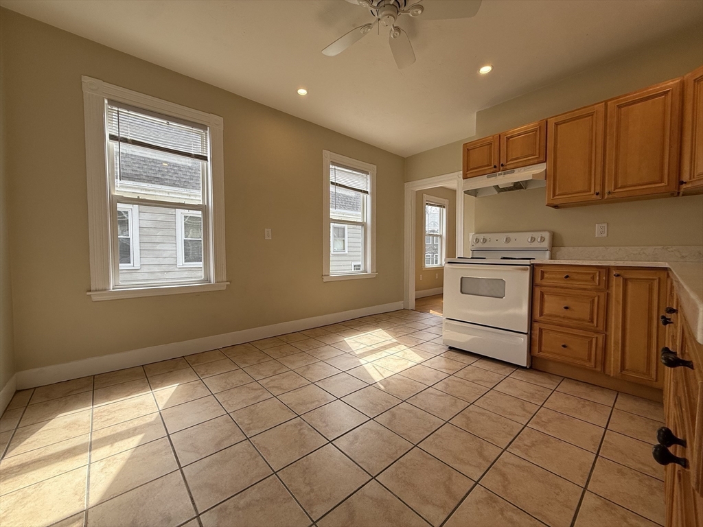 4 bed, 1 bath apartment for rent at 33 Rich Unit 1, Waltham — photo 3 of 21