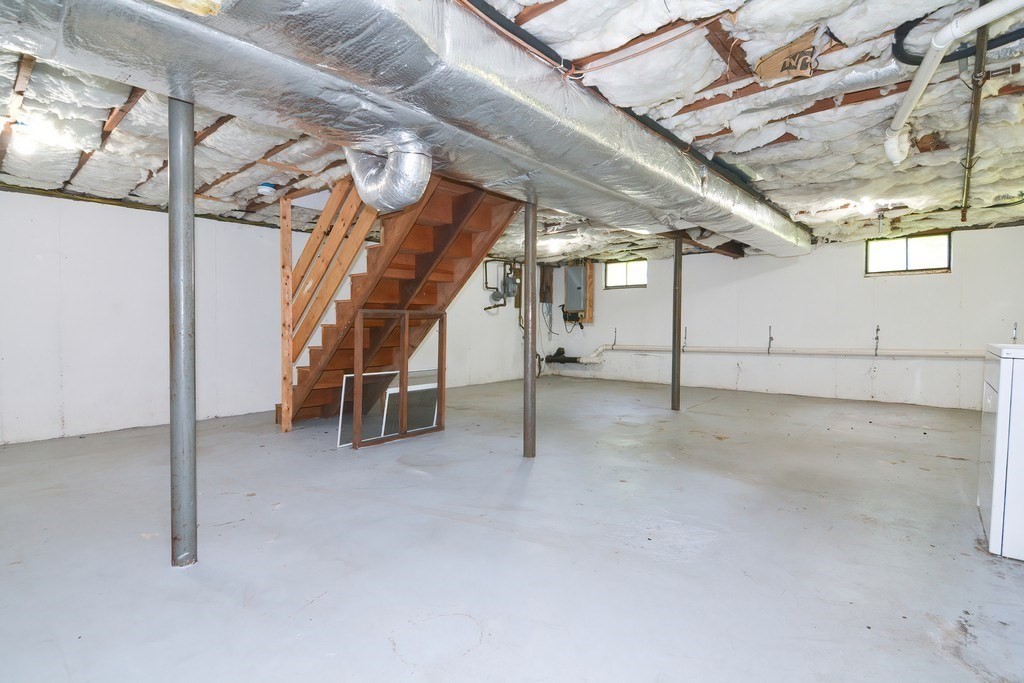 4 bed, 1 bath apartment for rent at 33 Robin Rd, Westborough — photo 37 of 42