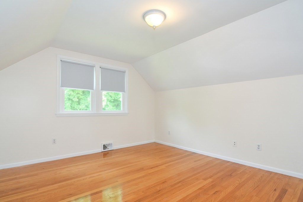 4 bed, 1 bath apartment for rent at 33 Robin Rd, Westborough — photo 35 of 42