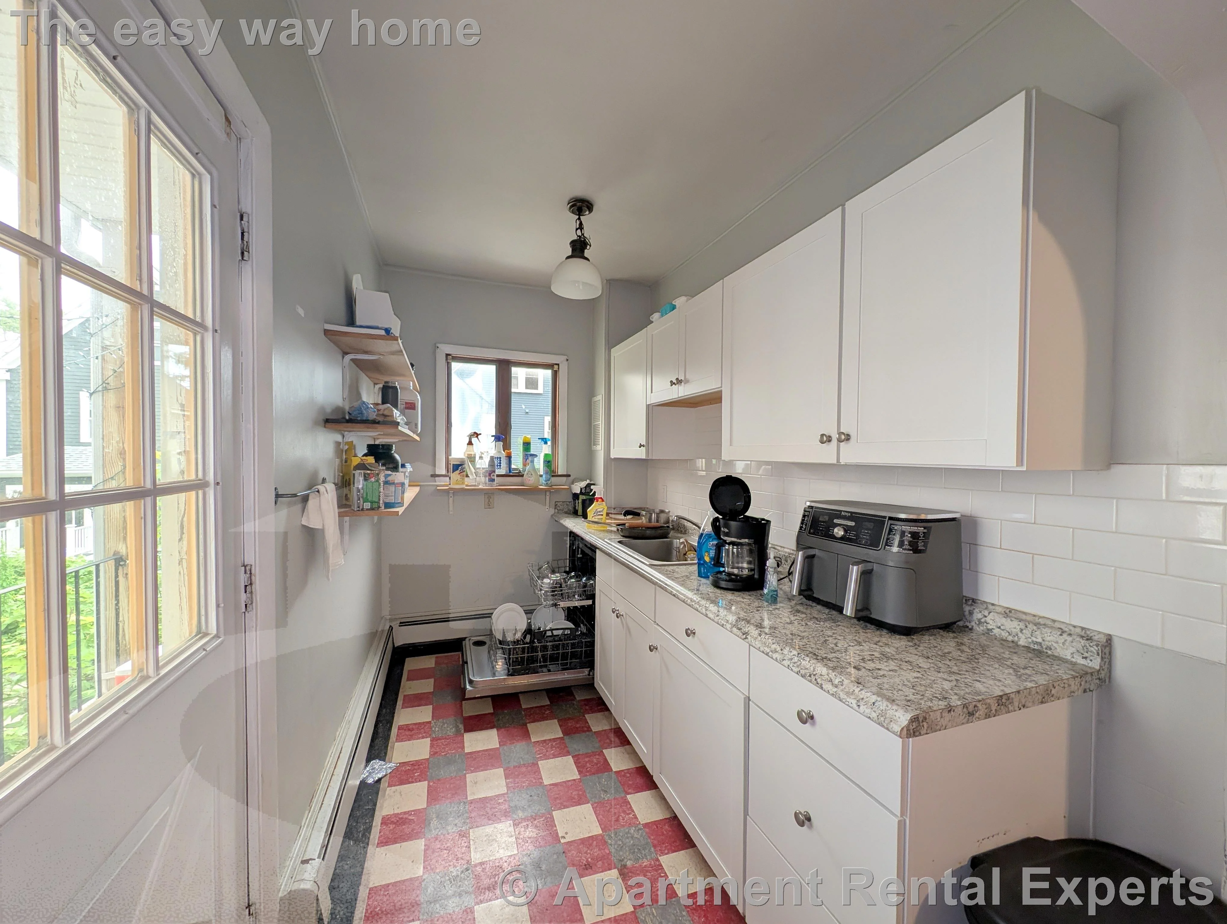 3 bed, 1 bath apartment for rent at 33 Rogers Ave Unit 1, Ball Square — photo 2 of 17