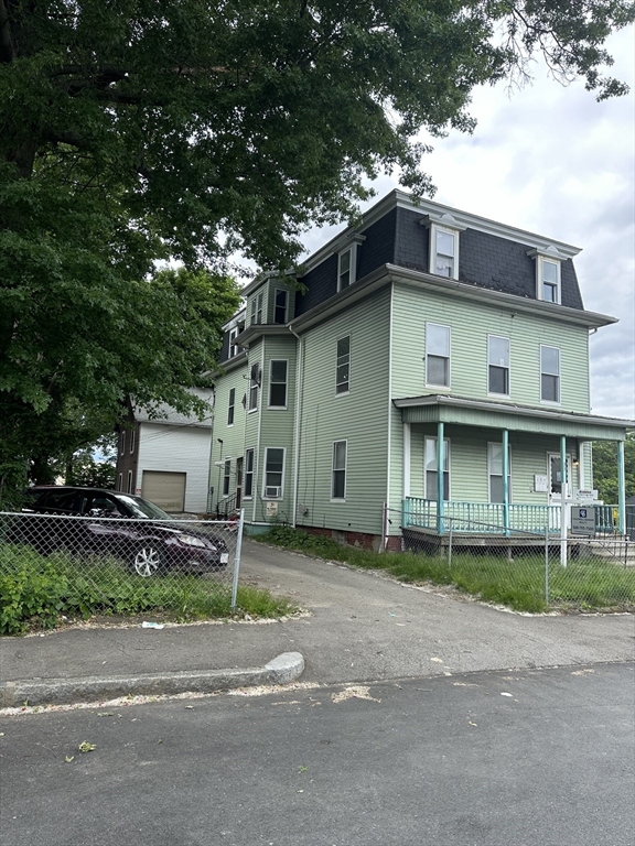 3 bed, 1 bath apartment for rent at 33 Russel Unit 2, Worcester — photo 10 of 10