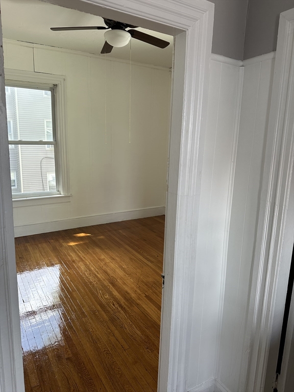 3 bed, 1 bath apartment for rent at 33 Russel Unit 2, Worcester — photo 4 of 10