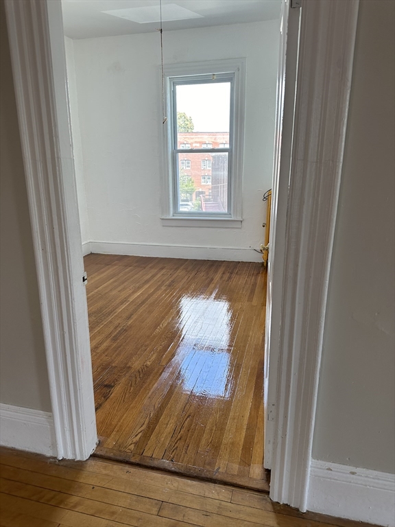 3 bed, 1 bath apartment for rent at 33 Russel Unit 2, Worcester — photo 3 of 10