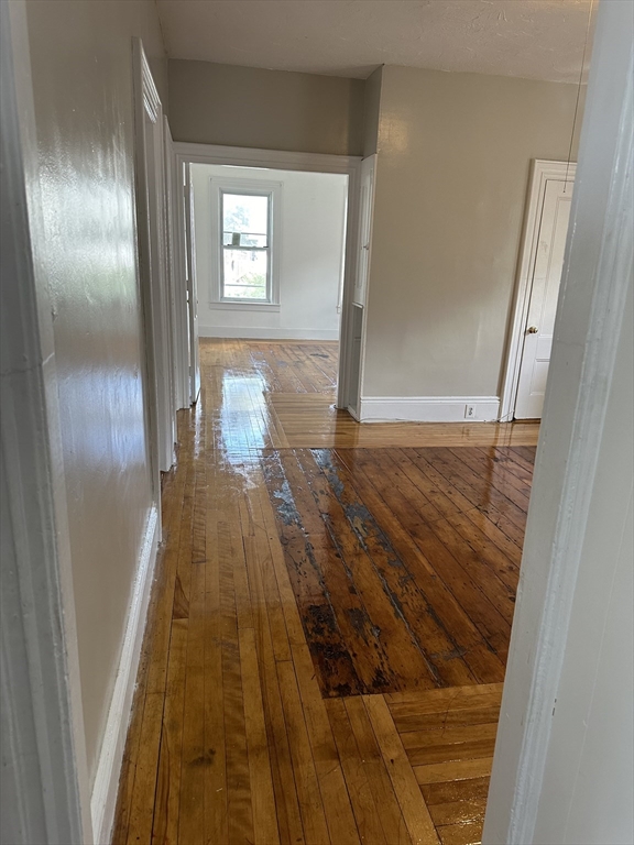 3 bed, 1 bath apartment for rent at 33 Russel Unit 2, Worcester — photo 2 of 10