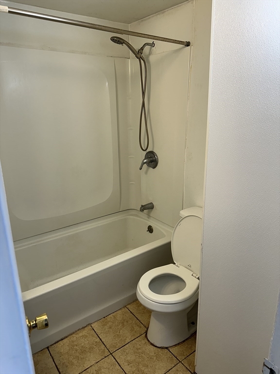 3 bed, 1 bath apartment for rent at 33 Russel Unit 2, Worcester — photo 9 of 10