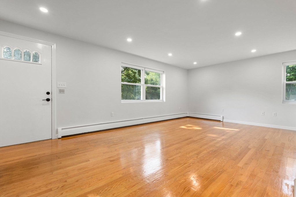 3 bed, 2 bath apartment for rent at 33 Saco St Unit 33, Newton — photo 5 of 22