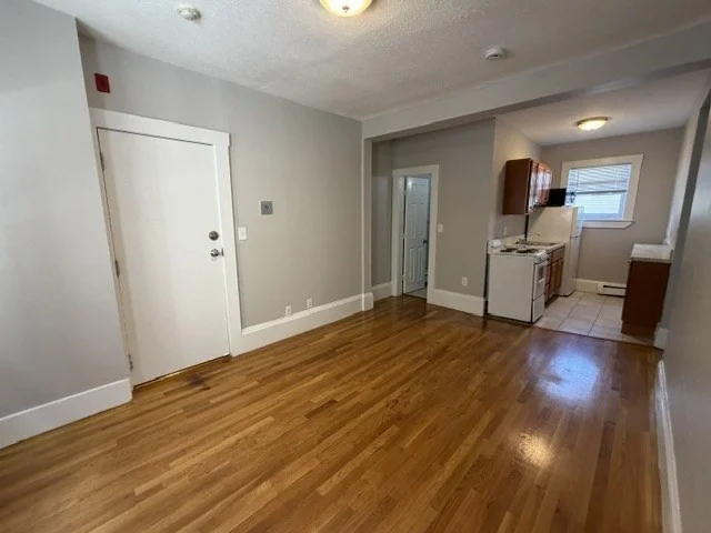 2 bed, 1 bath apartment for rent at 33 Sagamore Unit 1, Lynn — photo 7 of 10