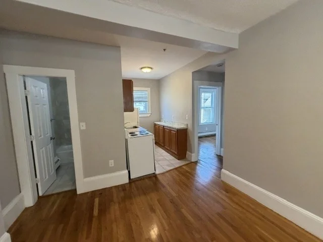 2 bed, 1 bath apartment for rent at 33 Sagamore Unit 1, Lynn — photo 9 of 10