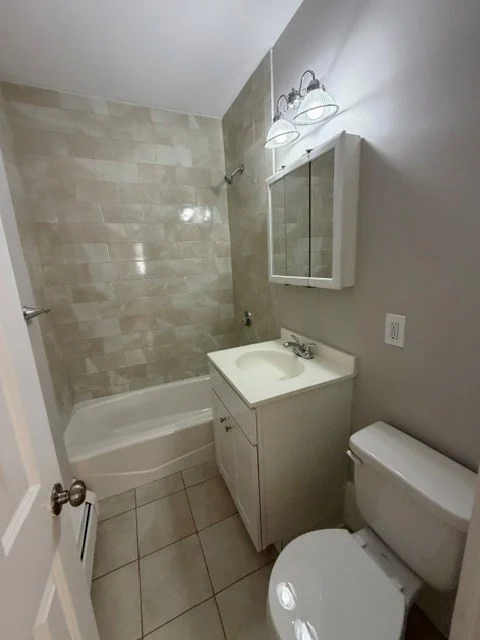 2 bed, 1 bath apartment for rent at 33 Sagamore Unit 1, Lynn — photo 2 of 10