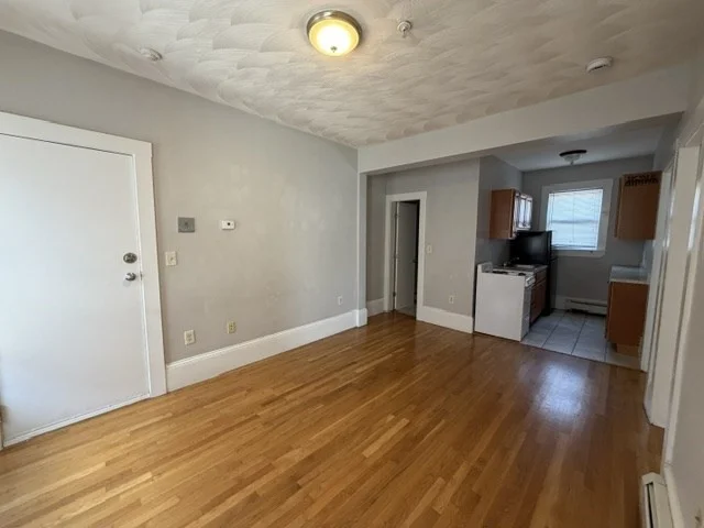 2 bed, 1 bath apartment for rent at 33 Sagamore Unit 3, Lynn — photo 7 of 9