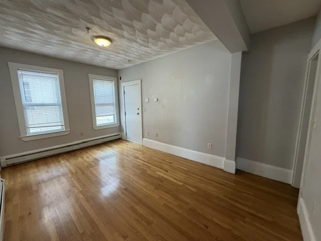 2 bed, 1 bath apartment for rent at 33 Sagamore Unit 3, Lynn — photo 6 of 9