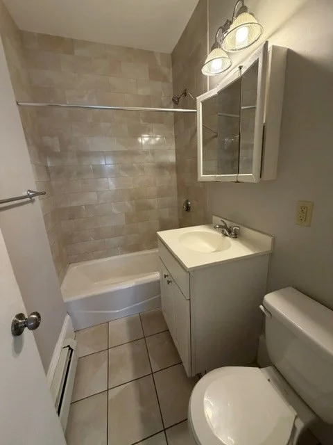 2 bed, 1 bath apartment for rent at 33 Sagamore Unit 3, Lynn — photo 5 of 9