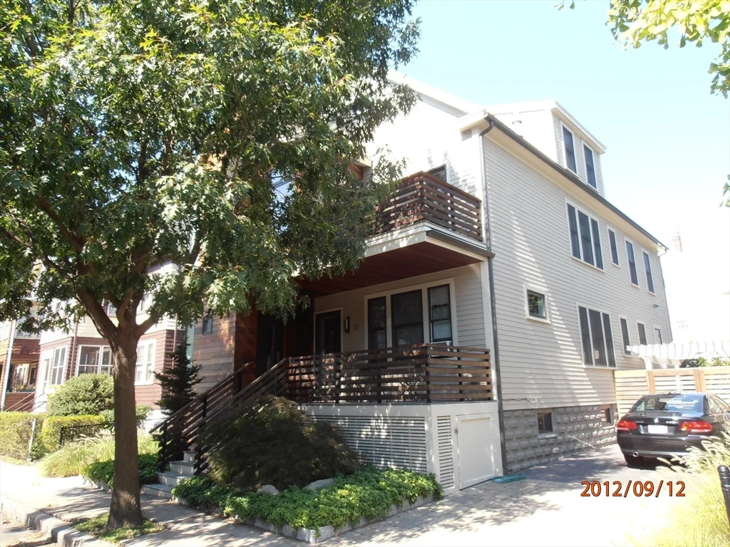 2 bed, 1 bath apartment for rent at 33 Seven Pines Ave Unit 1, Teele Square