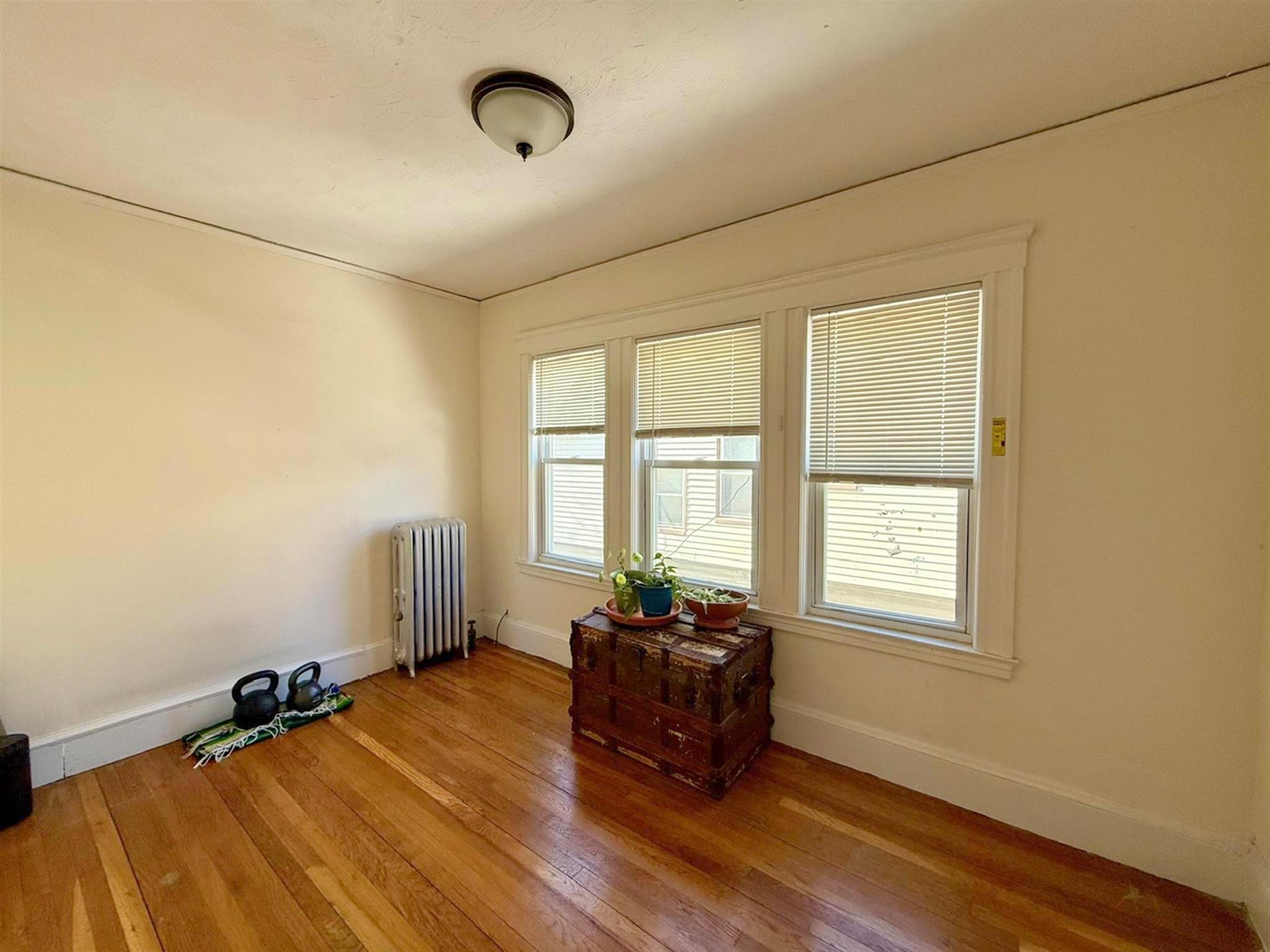 2.5 bed, 1 bath apartment for rent at 33 Sewall St Unit 2, Somerville — photo 9 of 16