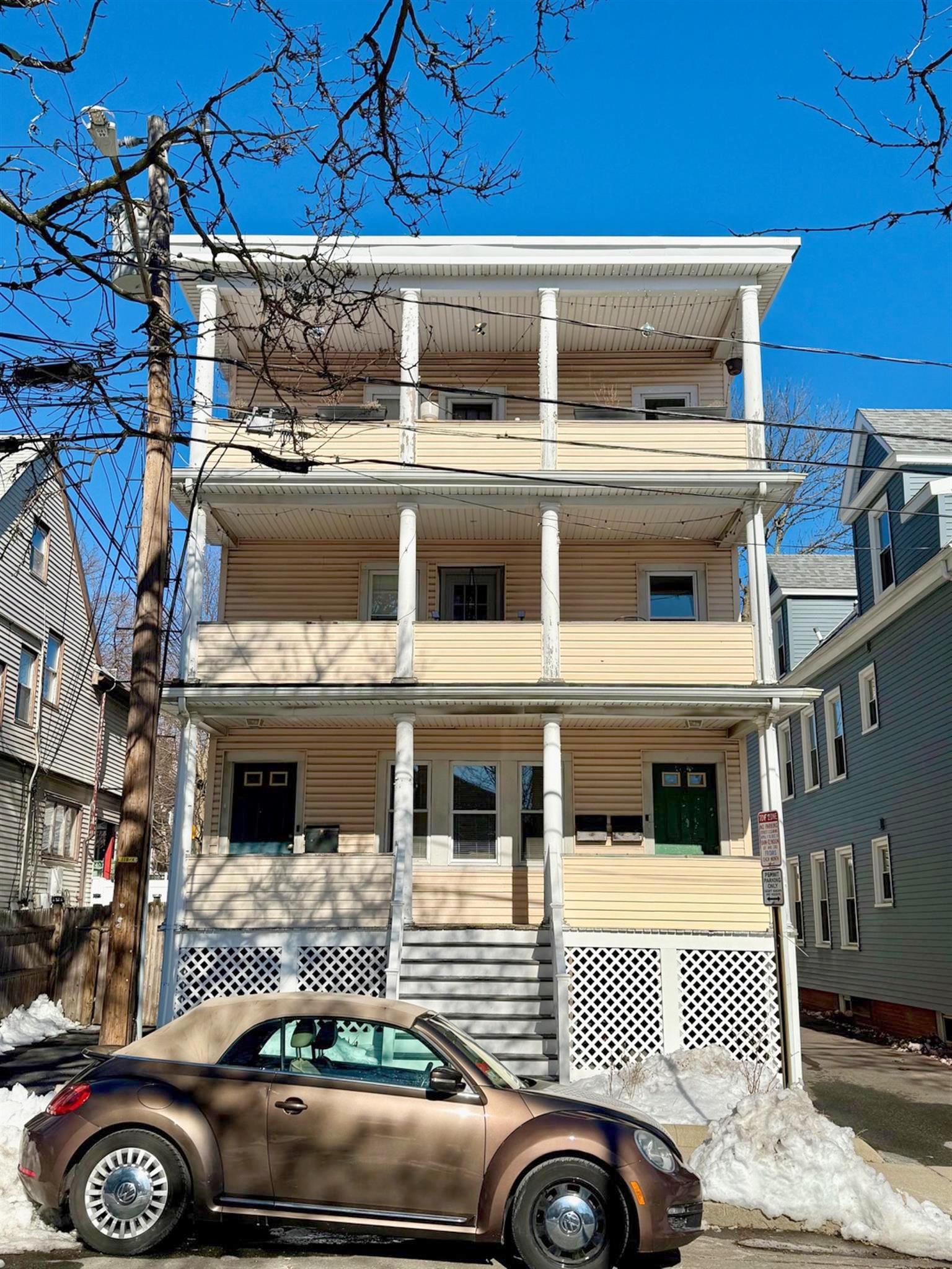 2.5 bed, 1 bath apartment for rent at 33 Sewall St Unit 2, Somerville — photo 16 of 16