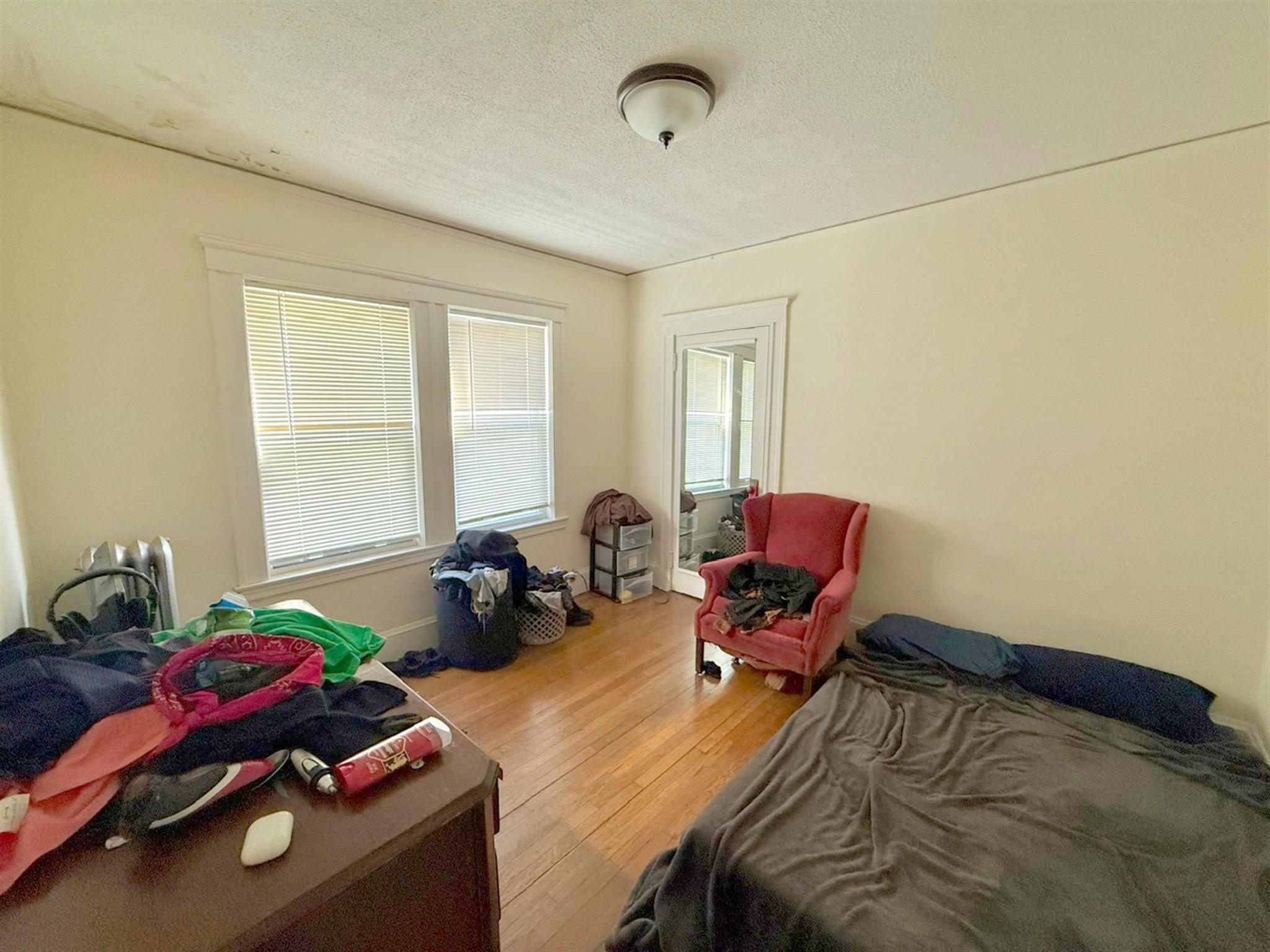 2.5 bed, 1 bath apartment for rent at 33 Sewall St Unit 2, Somerville — photo 11 of 16