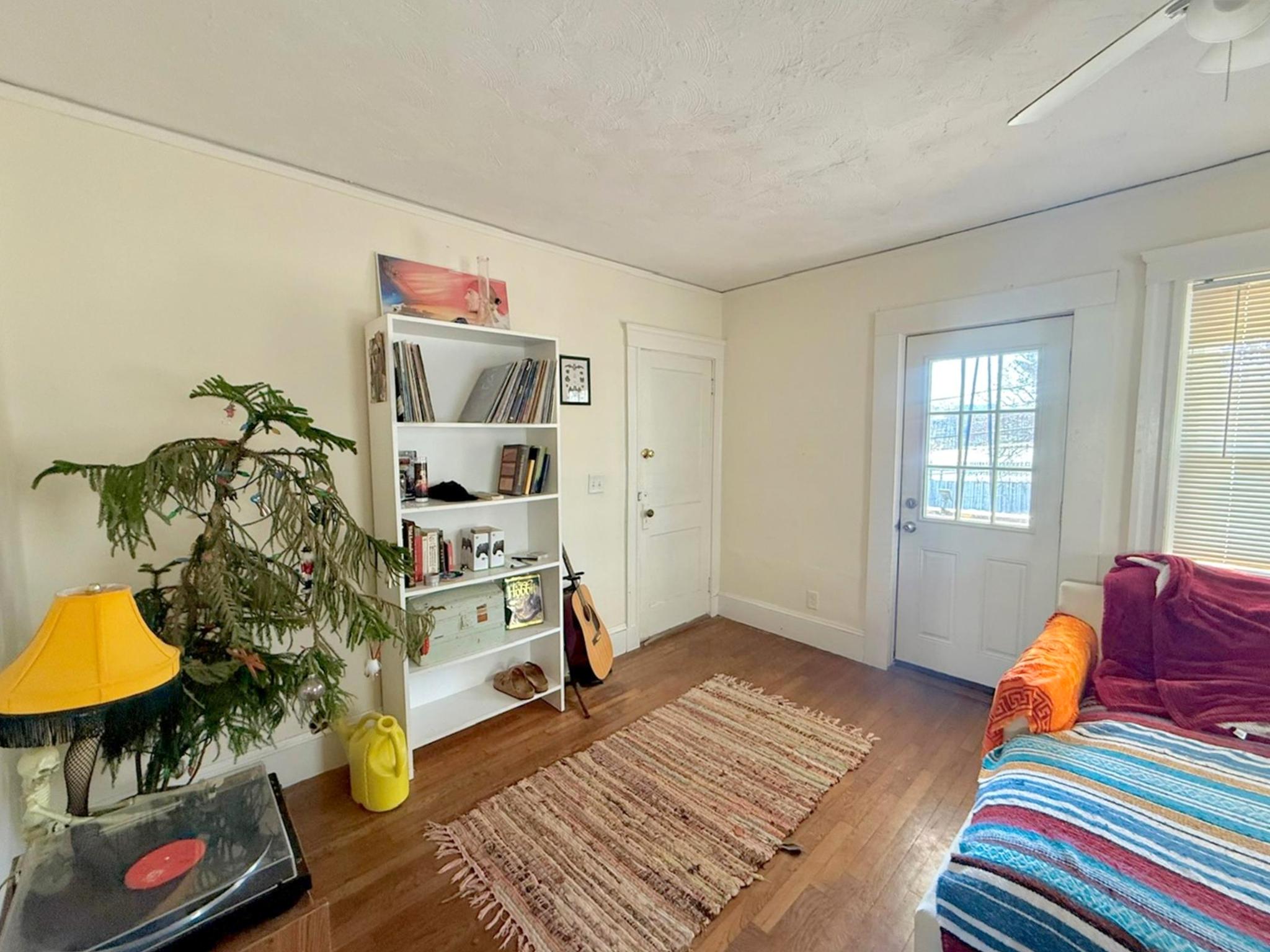 2.5 bed, 1 bath apartment for rent at 33 Sewall St Unit 2, Somerville — photo 7 of 16