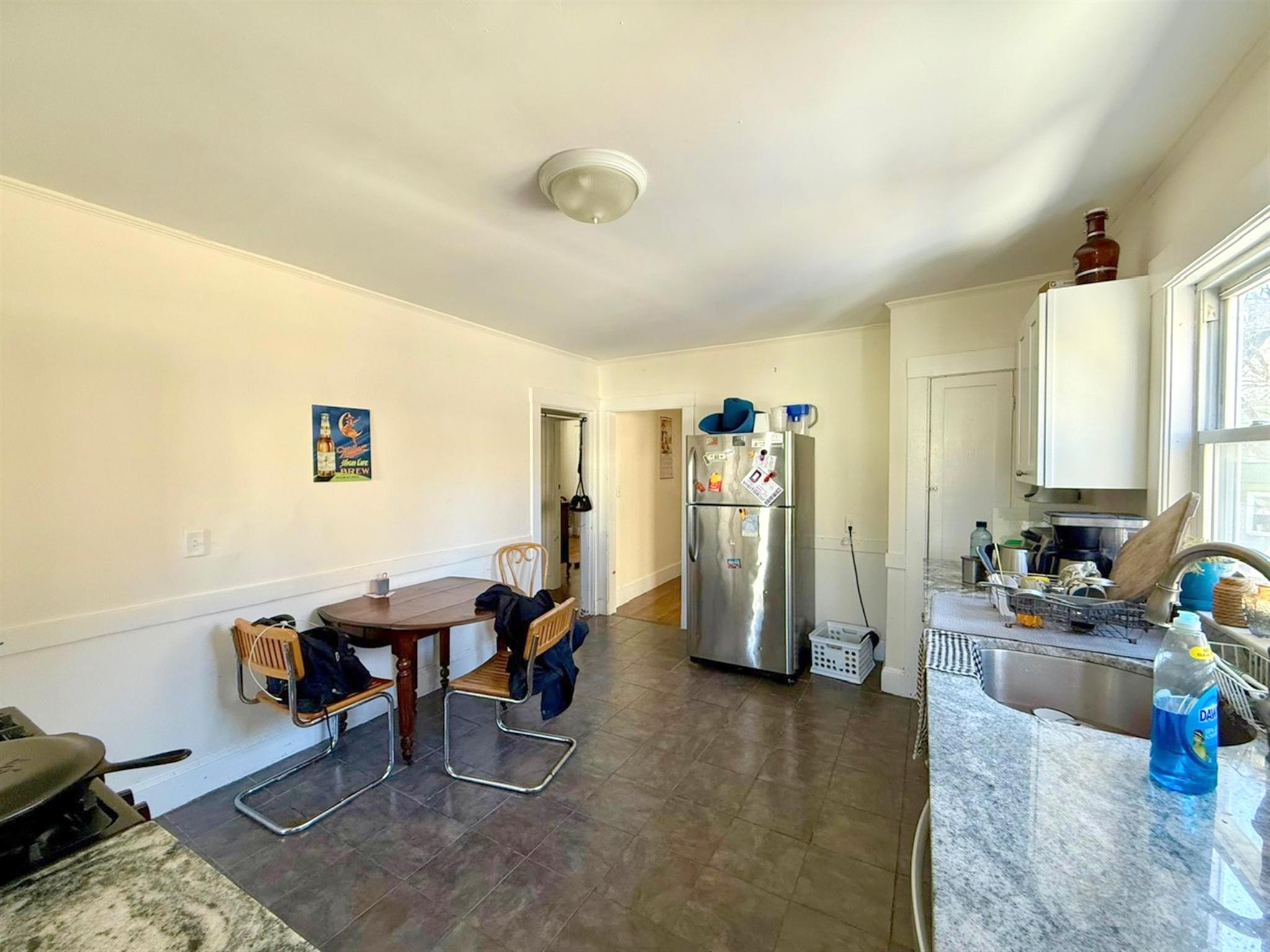 2.5 bed, 1 bath apartment for rent at 33 Sewall St Unit 2, Somerville — photo 4 of 16