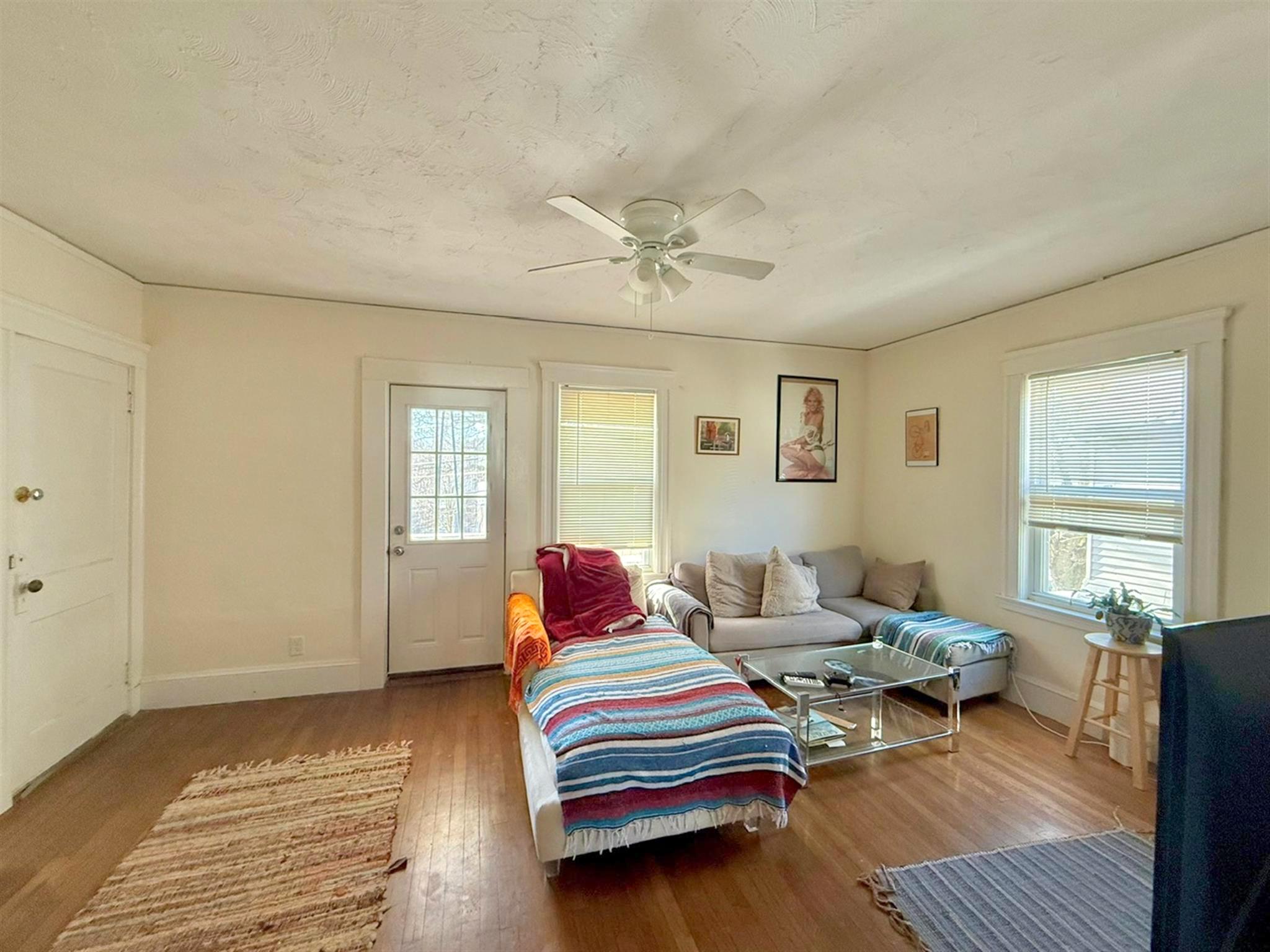2.5 bed, 1 bath apartment for rent at 33 Sewall St Unit 2, Somerville — photo 6 of 16