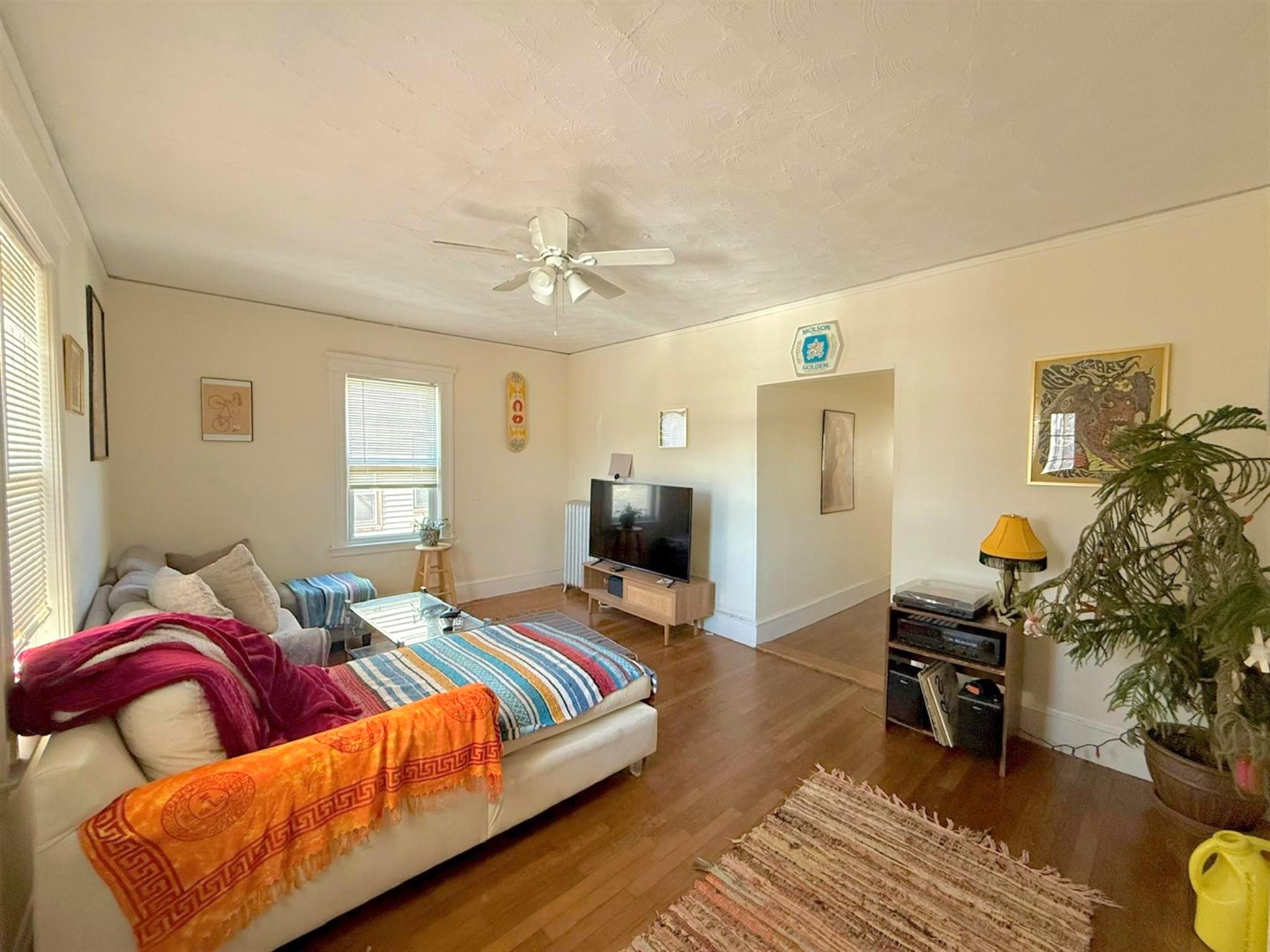 2.5 bed, 1 bath apartment for rent at 33 Sewall St Unit 2, Somerville — photo 8 of 16