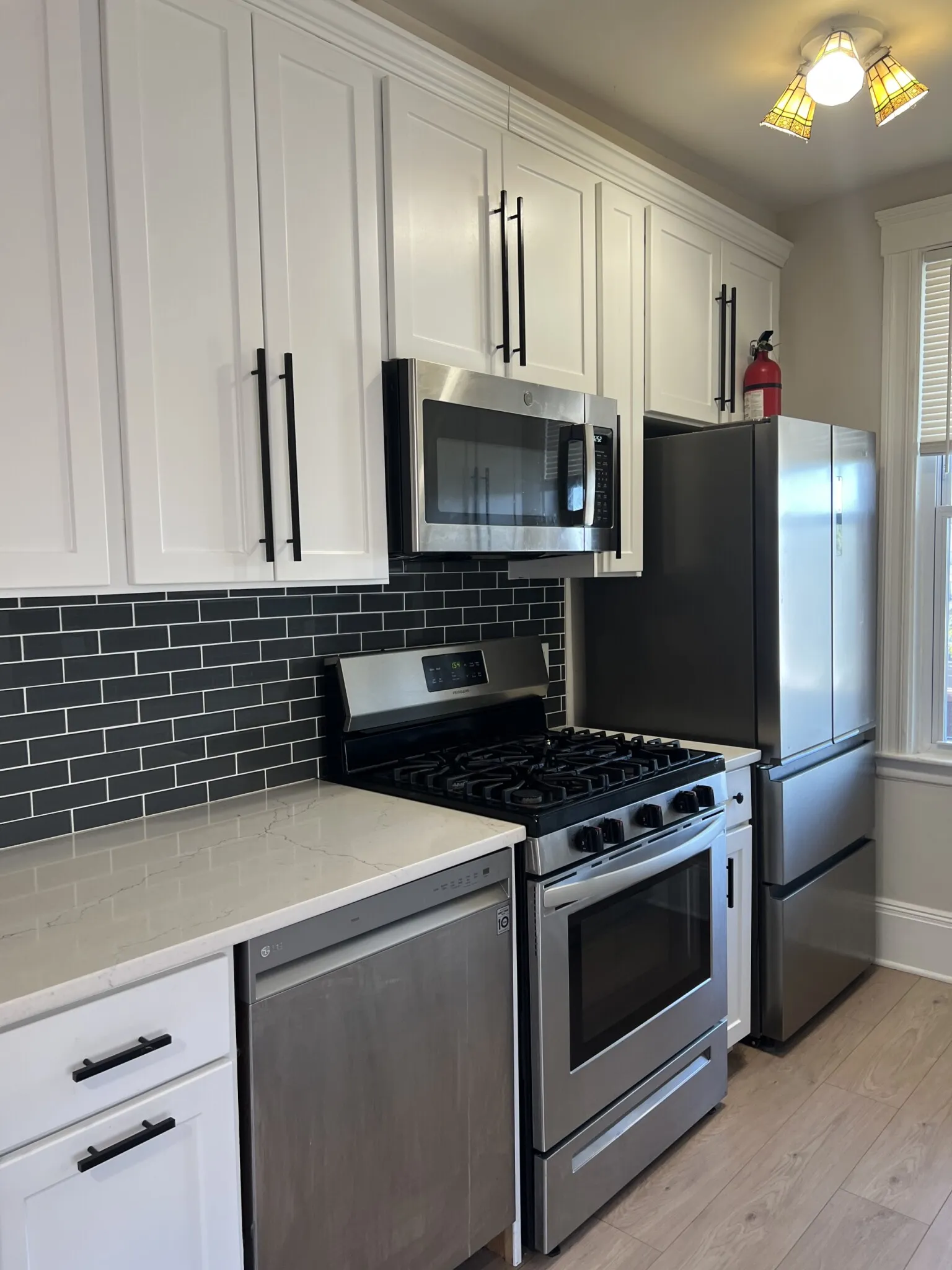 3.5 bed, 2 bath apartment for rent at 33 Shannon St Unit 3, Brighton — photo 2 of 23