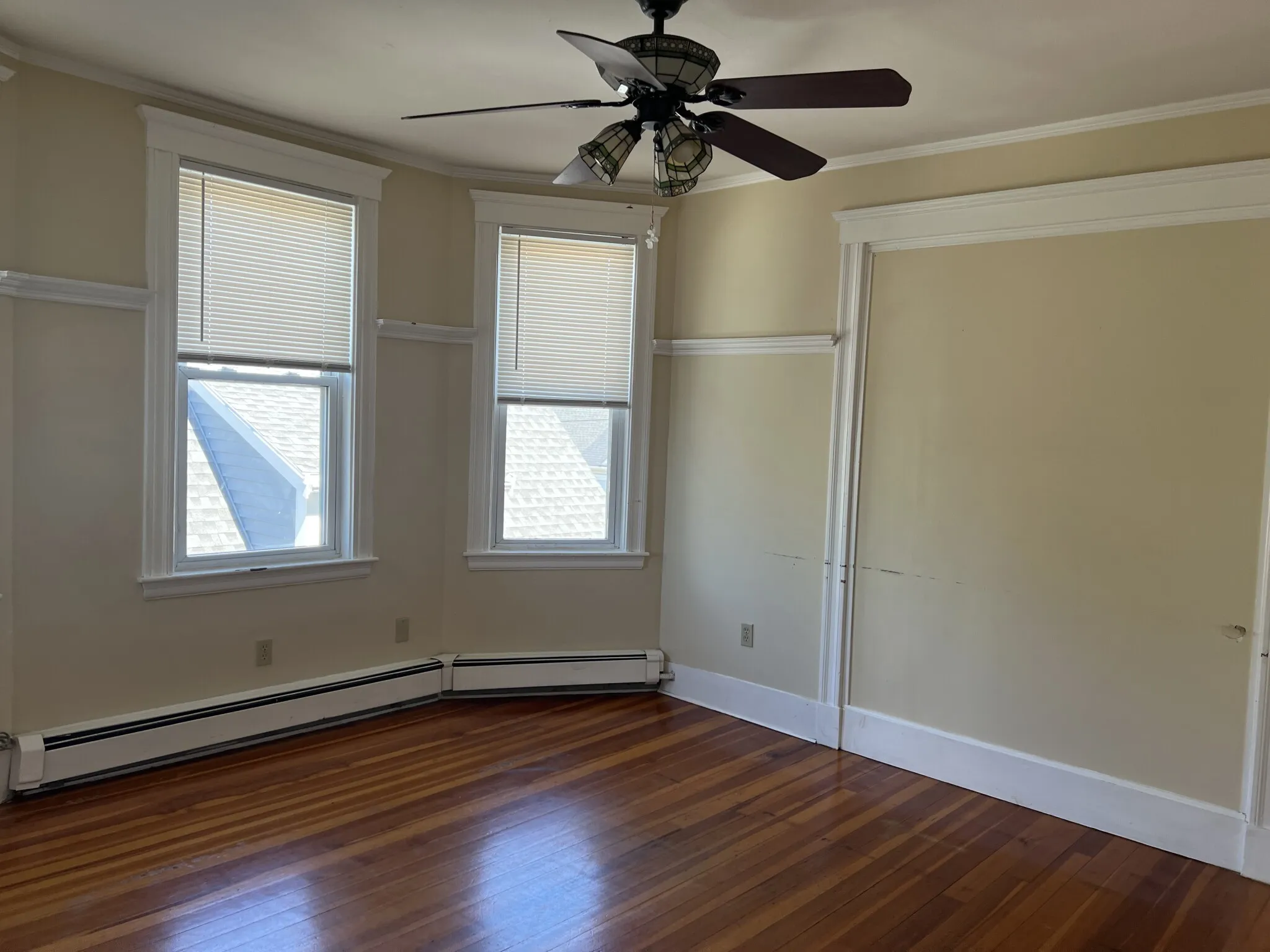 3.5 bed, 2 bath apartment for rent at 33 Shannon St Unit 3, Brighton — photo 5 of 23