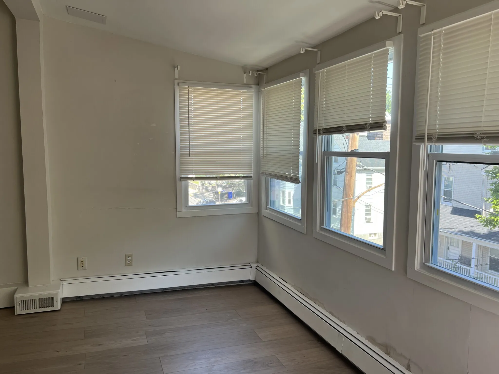 3.5 bed, 2 bath apartment for rent at 33 Shannon St Unit 3, Brighton — photo 9 of 23