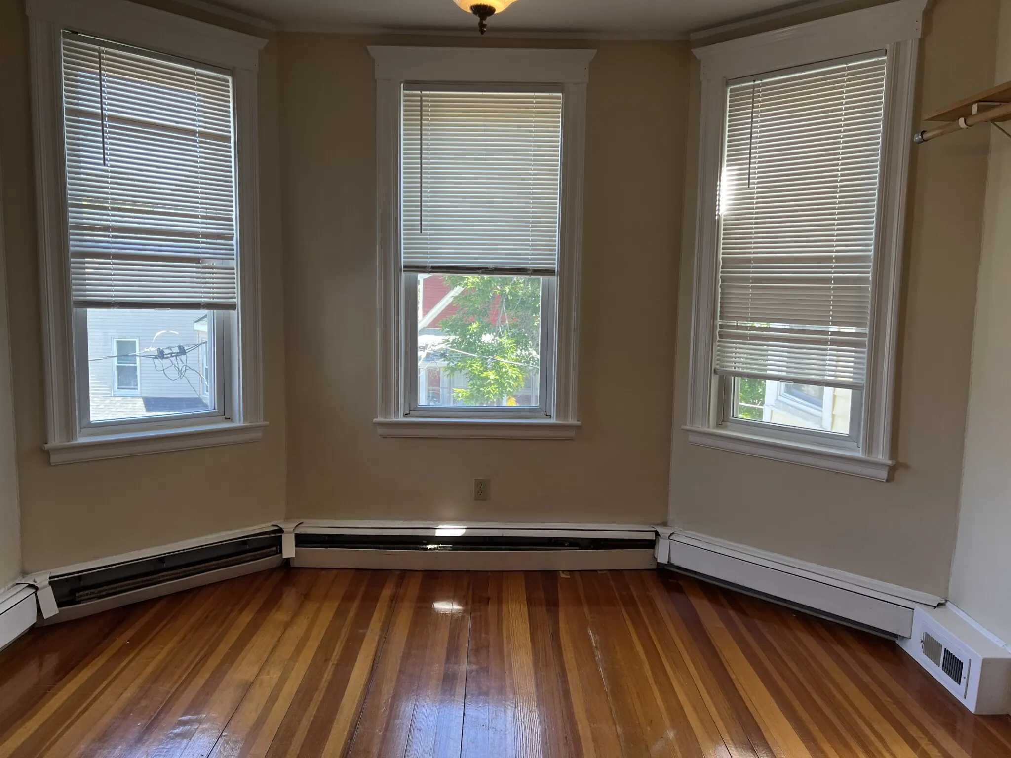 3.5 bed, 2 bath apartment for rent at 33 Shannon St Unit 3, Brighton — photo 7 of 23