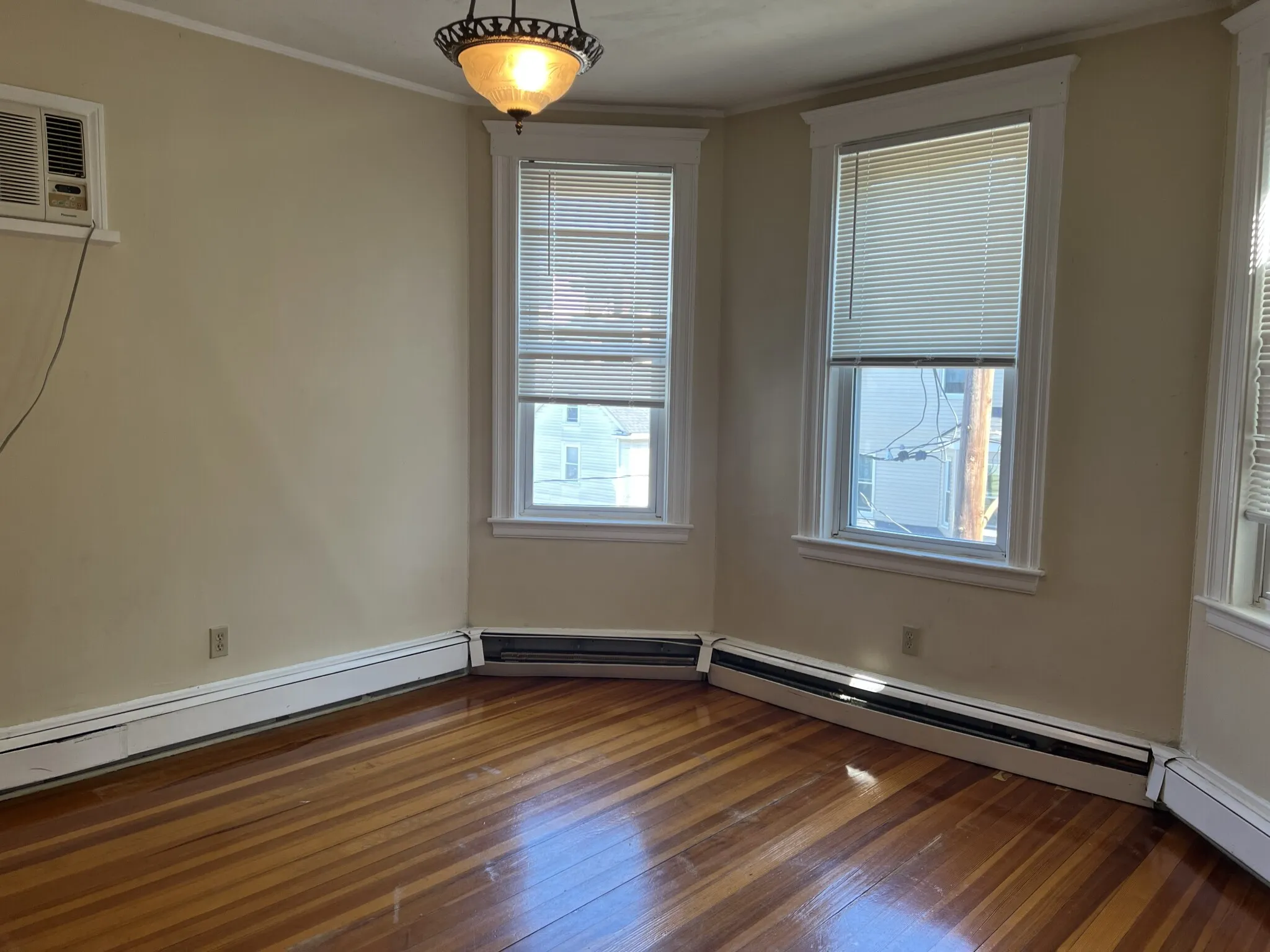 3.5 bed, 2 bath apartment for rent at 33 Shannon St Unit 3, Brighton — photo 8 of 23