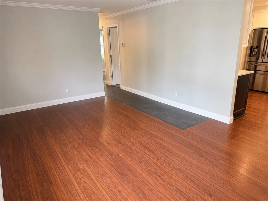 3 bed, 1 bath apartment for rent at 33 Sherry St, Northbridge — photo 6 of 19