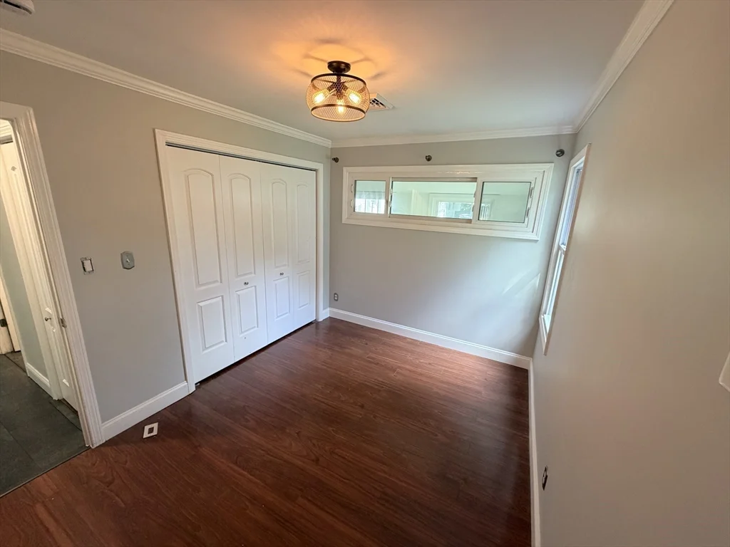 3 bed, 1 bath apartment for rent at 33 Sherry St, Northbridge — photo 10 of 19