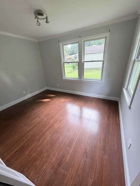 3 bed, 1 bath apartment for rent at 33 Sherry St, Northbridge — photo 12 of 19