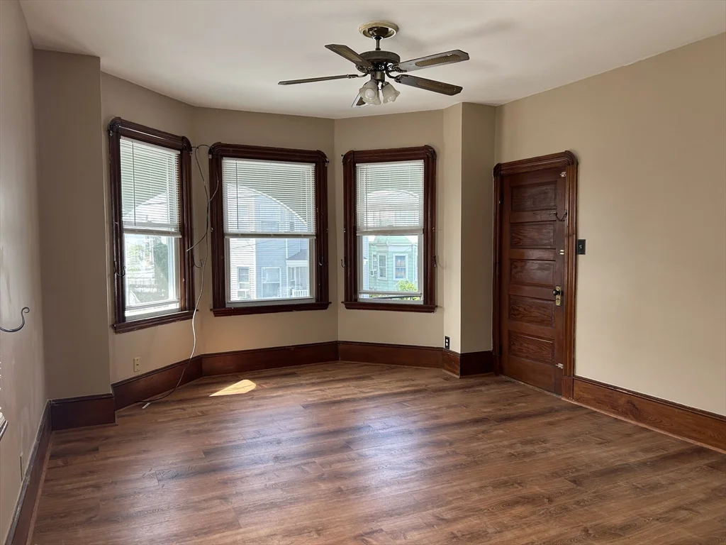 3 bed, 1 bath apartment for rent at 33 Sidney St Unit 2, New Bedford — photo 4 of 12