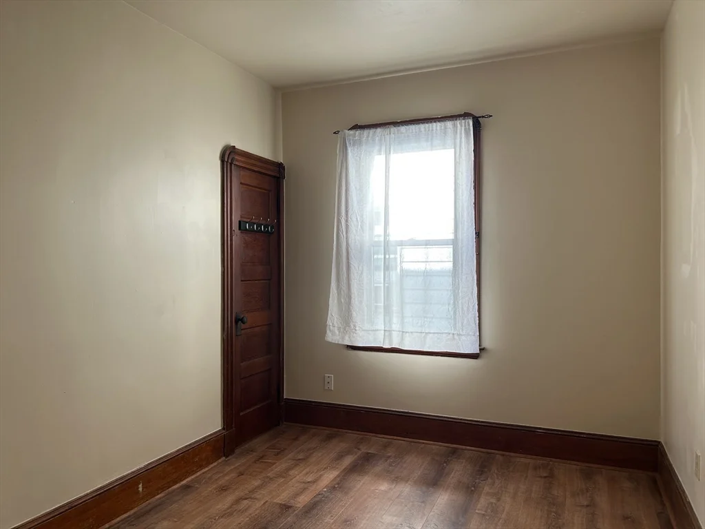3 bed, 1 bath apartment for rent at 33 Sidney St Unit 2, New Bedford — photo 9 of 12