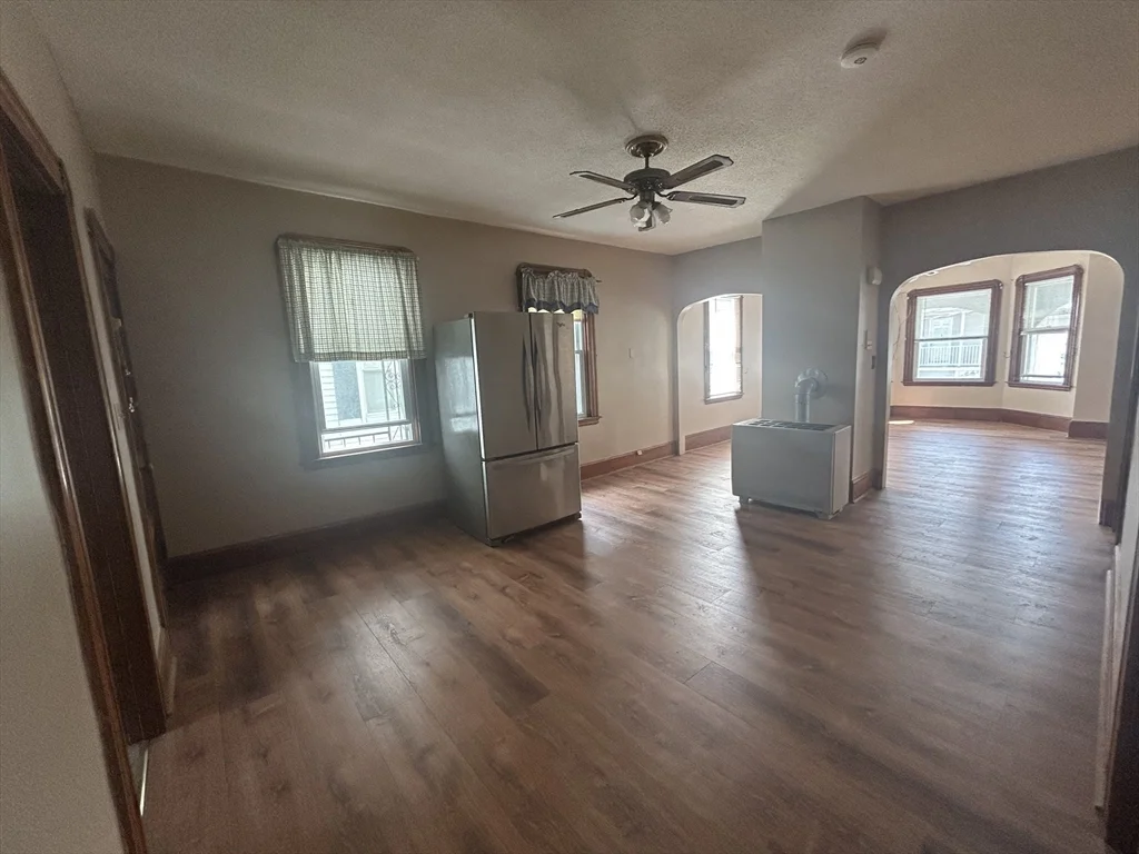 3 bed, 1 bath apartment for rent at 33 Sidney St Unit 2, New Bedford — photo 7 of 12