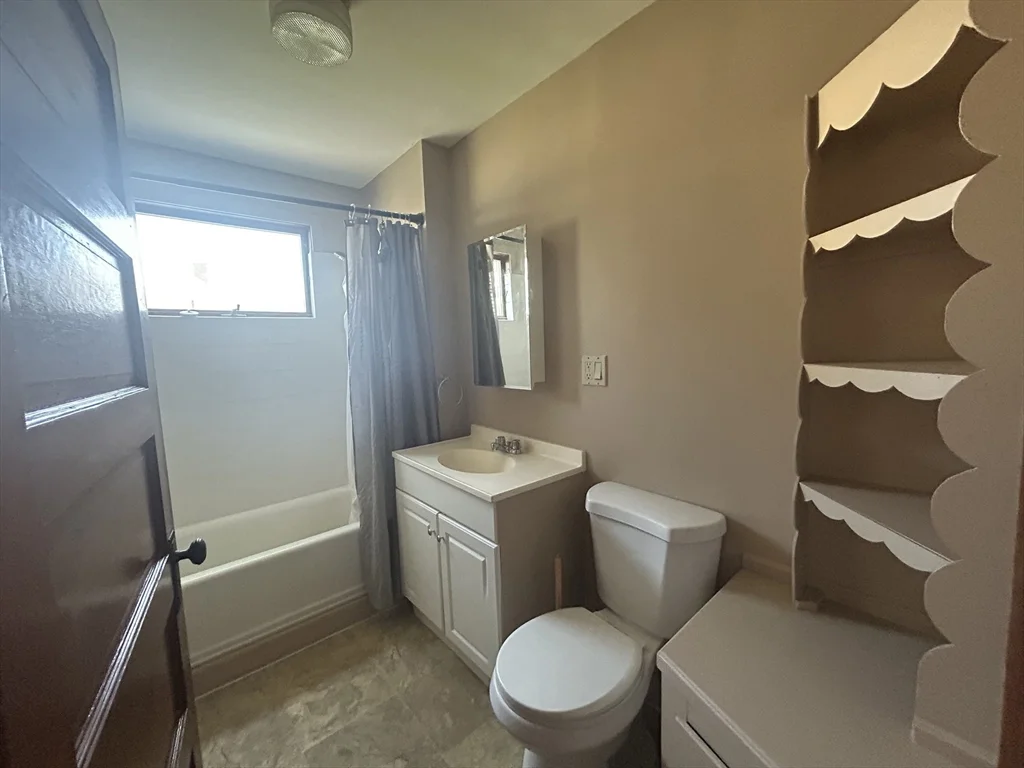3 bed, 1 bath apartment for rent at 33 Sidney St Unit 2, New Bedford — photo 10 of 12