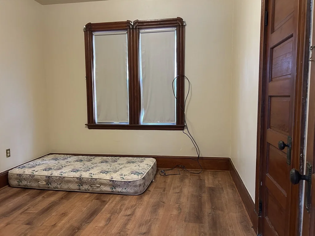 3 bed, 1 bath apartment for rent at 33 Sidney St Unit 2, New Bedford — photo 11 of 12
