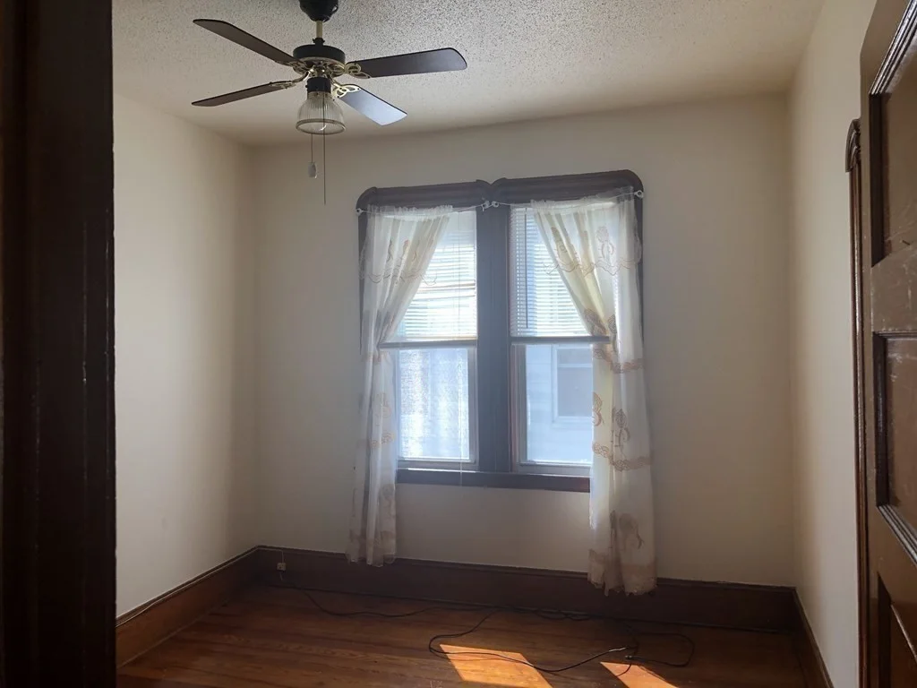 3 bed, 1 bath apartment for rent at 33 Sidney St Unit 3, New Bedford — photo 12 of 16