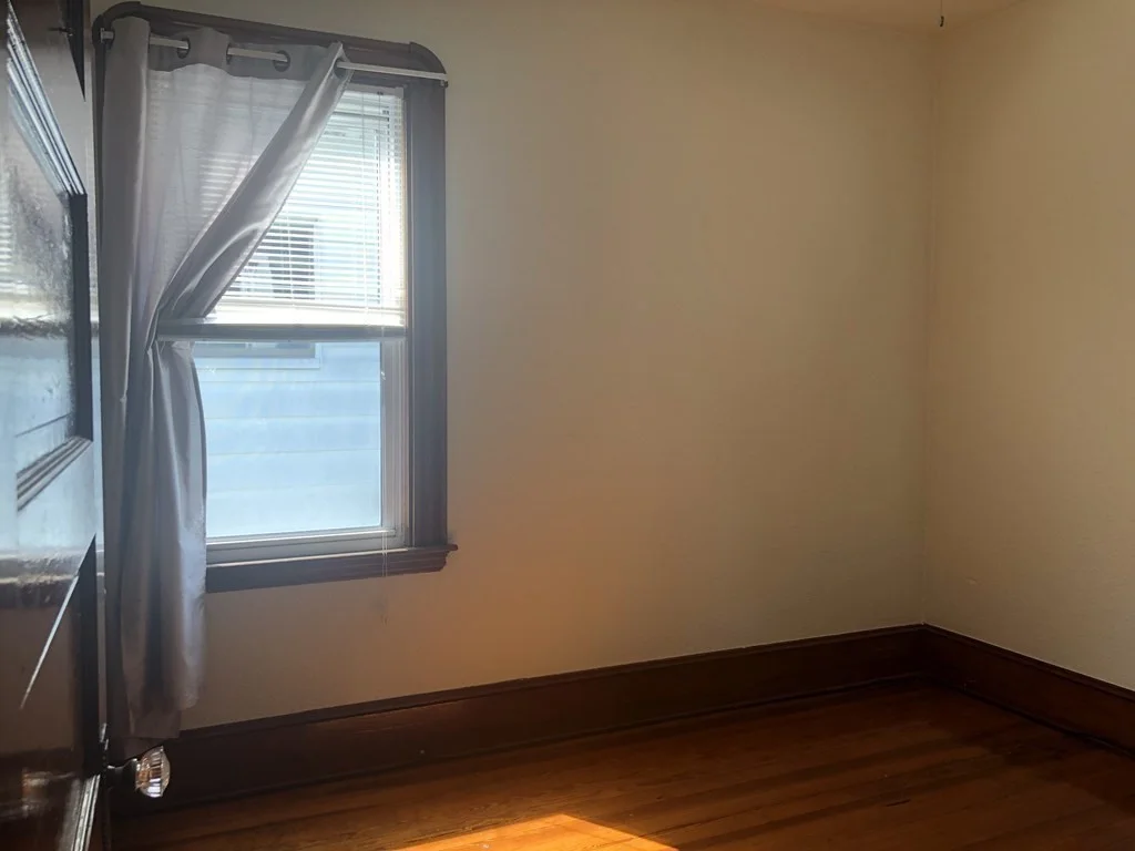 3 bed, 1 bath apartment for rent at 33 Sidney St Unit 3, New Bedford — photo 14 of 16