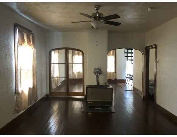 3 bed, 1 bath apartment for rent at 33 Sidney St Unit 3, New Bedford — photo 5 of 16