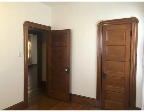3 bed, 1 bath apartment for rent at 33 Sidney St Unit 3, New Bedford — photo 13 of 16