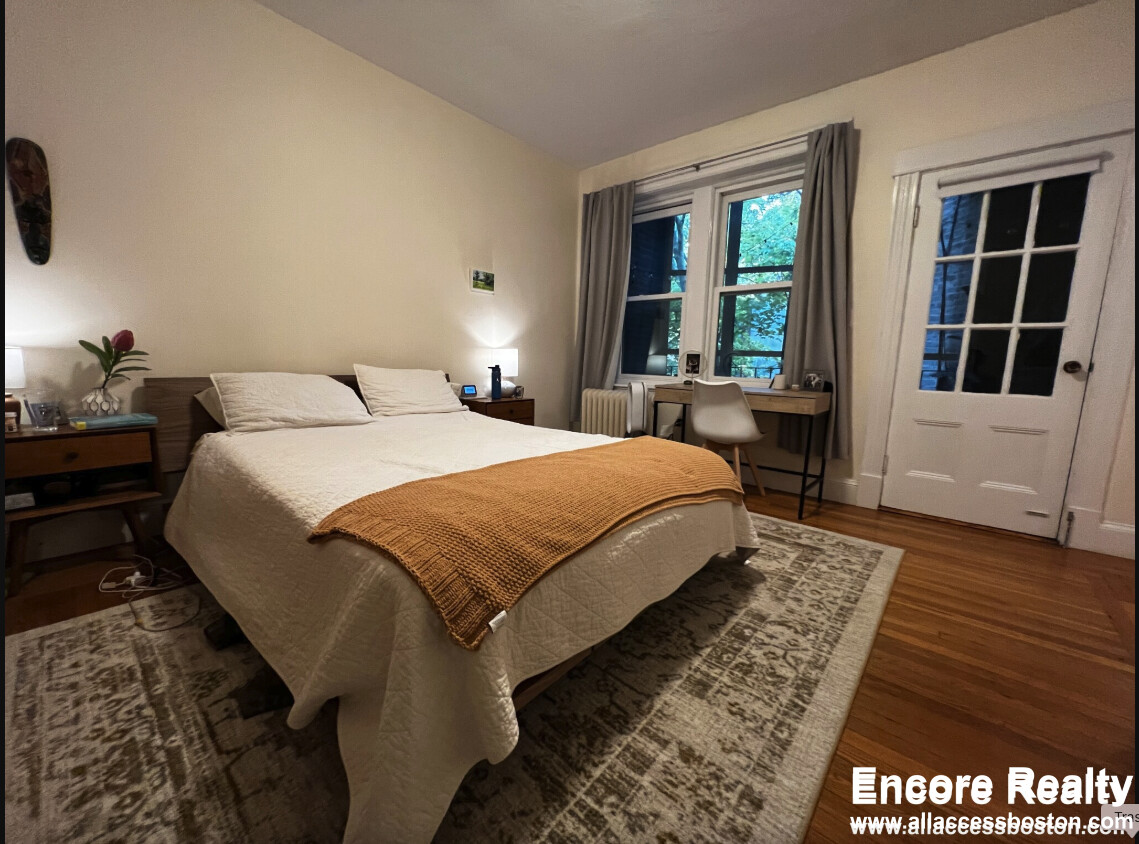 1 bed, 1 bath apartment for rent at 33 Stearns Rd Unit 3B, Coolidge Corner — photo 8 of 19