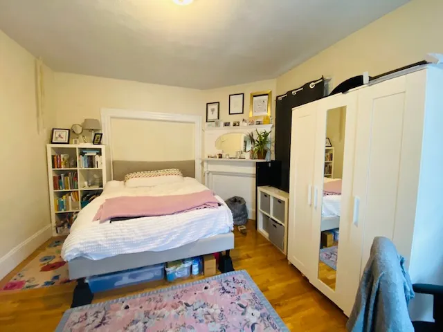 3 bed, 1 bath apartment for rent at 33 Stone Ave Unit 1, Prospect Hill — photo 5 of 8