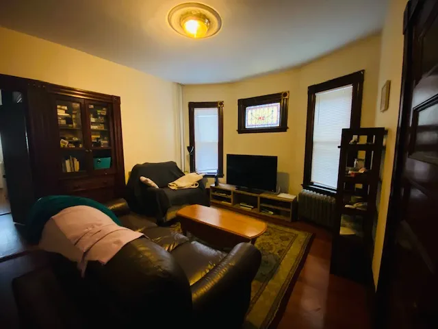 3 bed, 1 bath apartment for rent at 33 Stone Ave Unit 1, Prospect Hill — photo 3 of 8