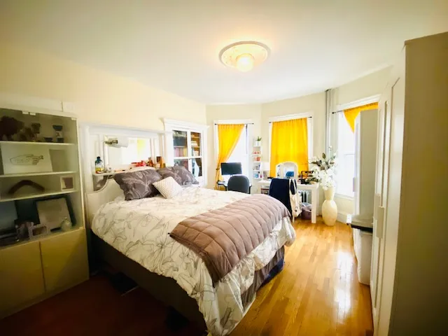 3 bed, 1 bath apartment for rent at 33 Stone Ave Unit 1, Prospect Hill — photo 7 of 8