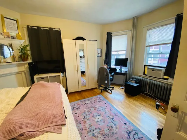 3 bed, 1 bath apartment for rent at 33 Stone Ave Unit 1, Prospect Hill — photo 4 of 8