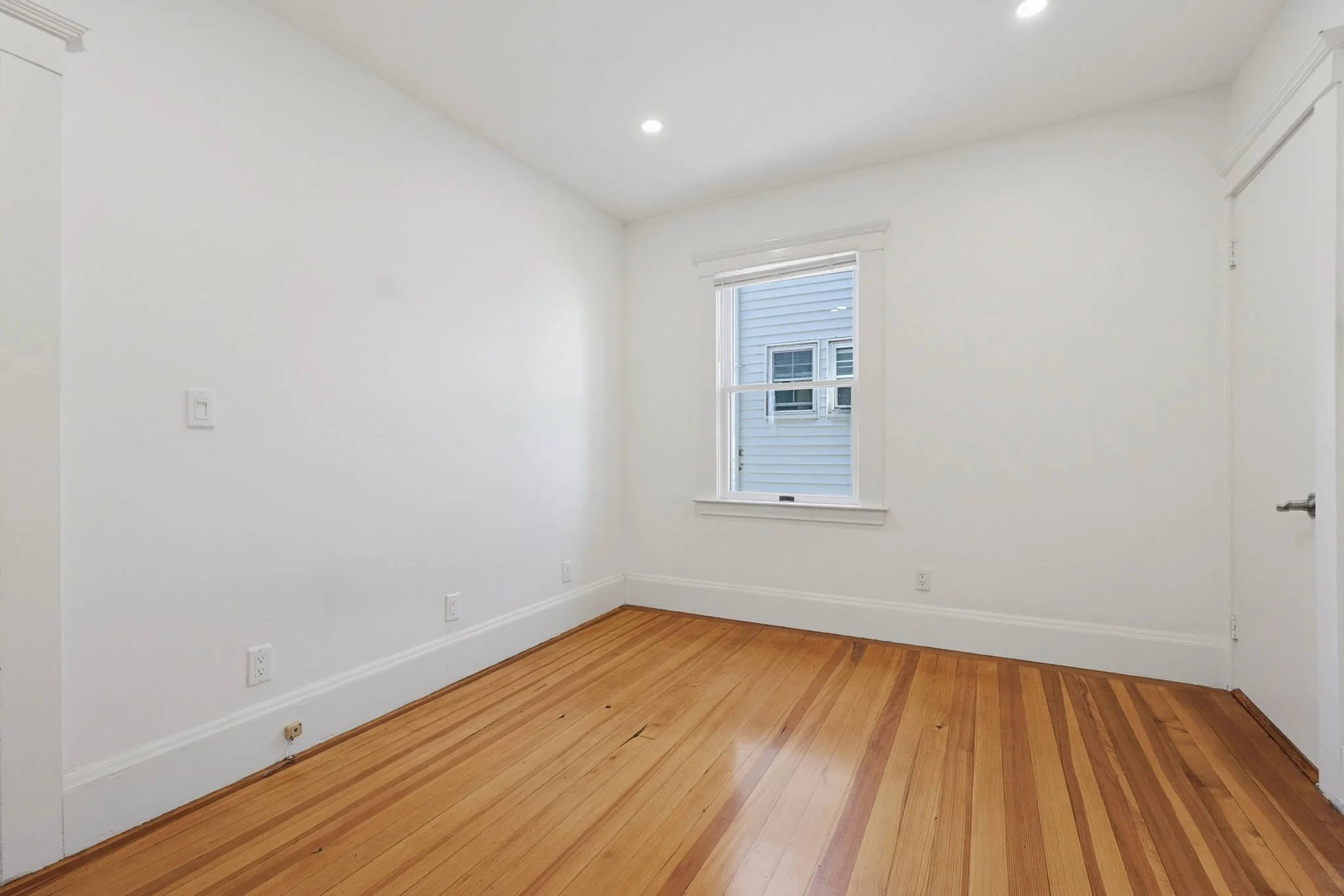 3 bed, 1 bath apartment for rent at 33 Sweetser Ter Unit 1, Wyoma — photo 12 of 28