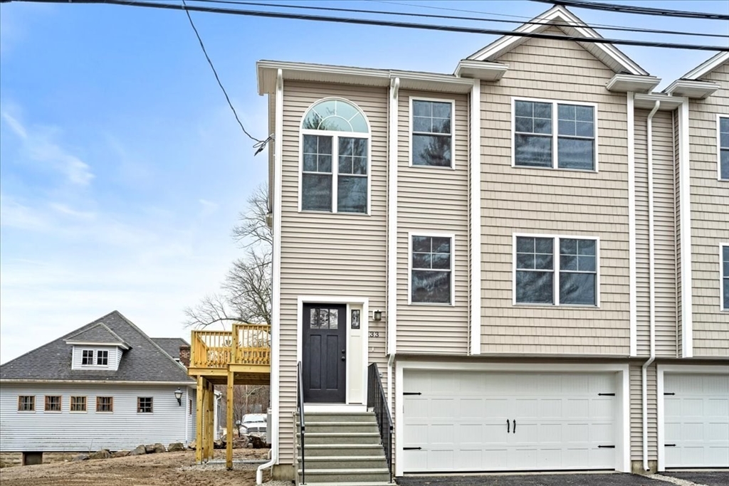 3 bed, 2 bath apartment for rent at 33 Third St Unit 0, Worcester — photo 1 of 31